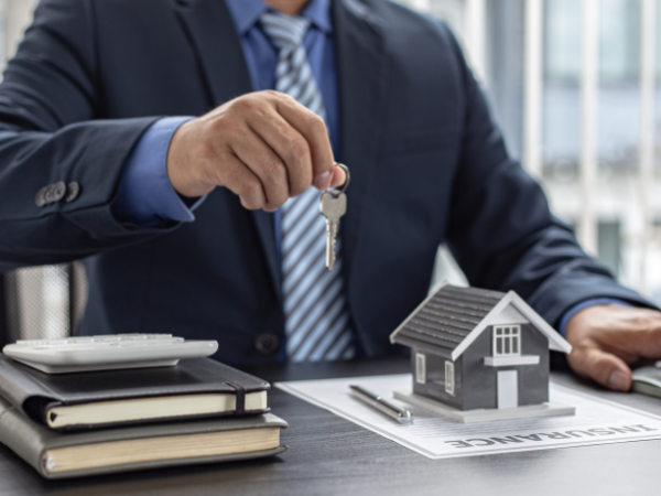 O novo padrão de exigência do comprador imobiliário valoriza desempenho, conforto e qualidade construtiva. Alex Nabuco Dos Santos destaca essa mudança no perfil do consumidor.