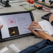 Inovação na Educação e o Impacto dos Dispositivos Digitais no Aprendizado de Ciências